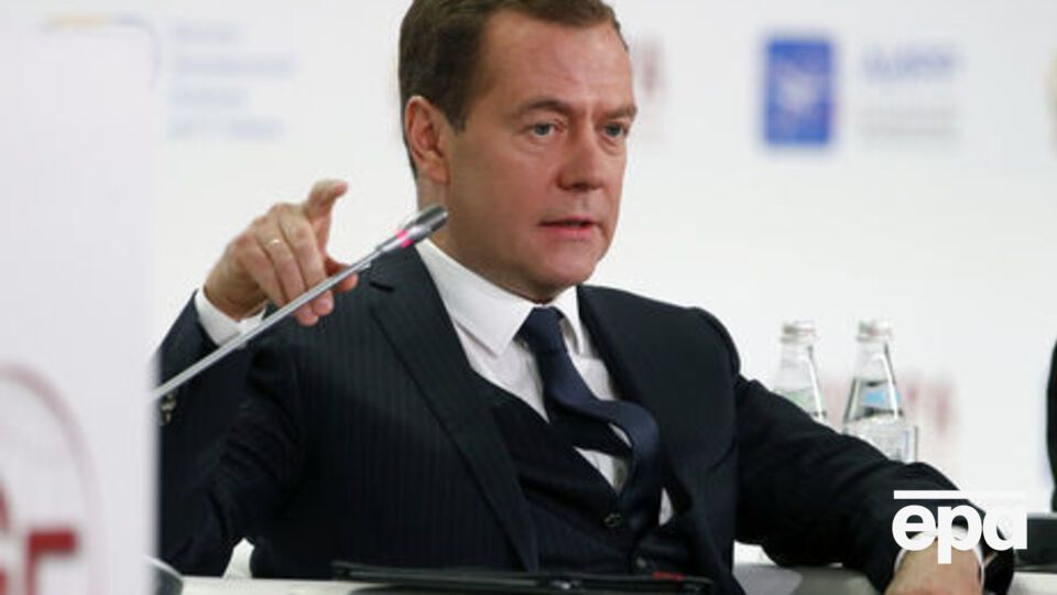 Медведев: Всем известно, что США всегда старались "рулить" практически всеми мировыми процессами, беззастенчиво вмешивались во внутренние дела самых разных стран, вели одновременно несколько войн на чужих территориях