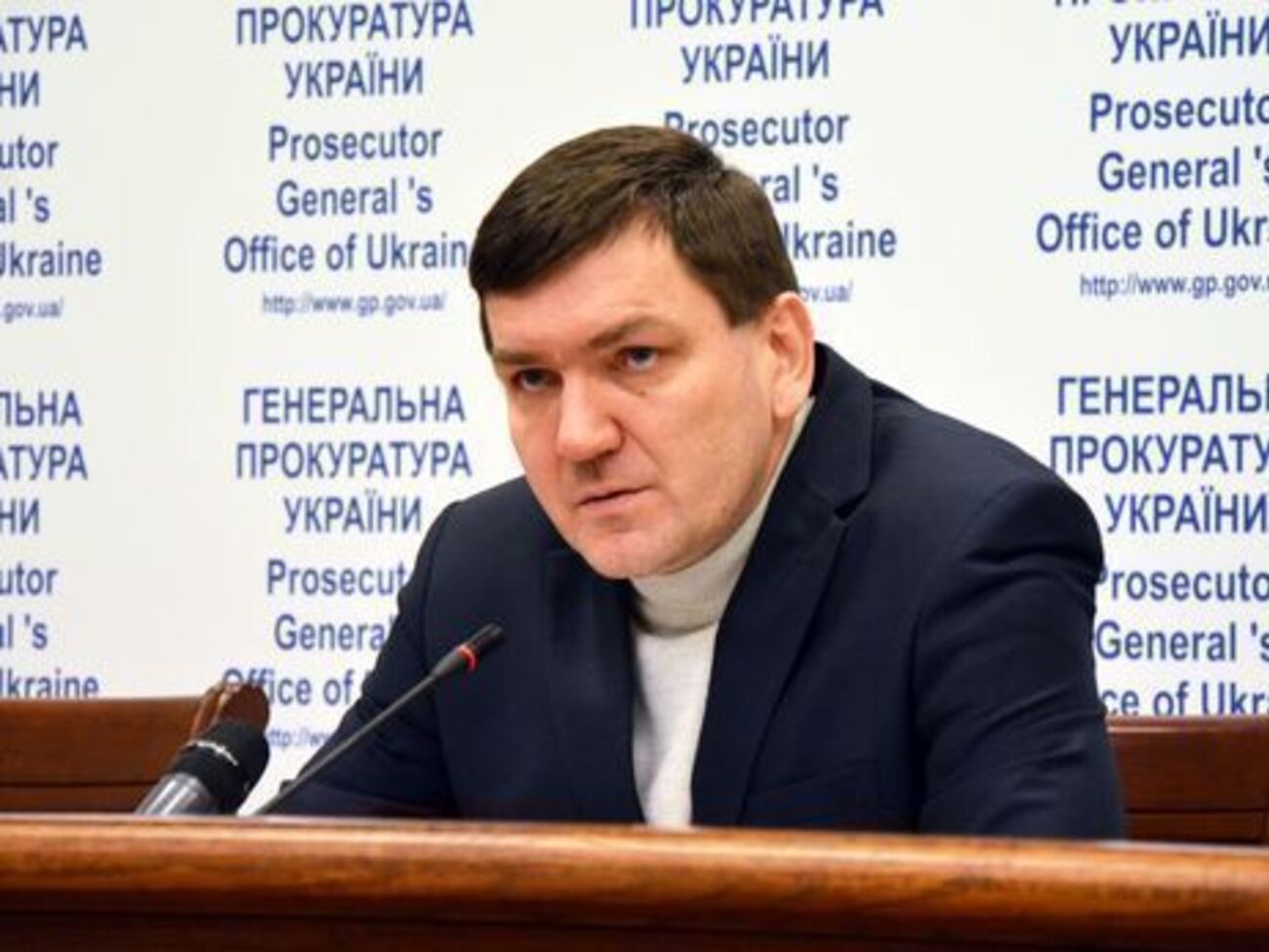 Горбатюк: Во время допроса в конце ноября Янукович показывал три тома материалов, говорил, что еще есть четвертый том