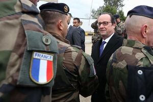 Олланд встретился с французскими военными в Ираке