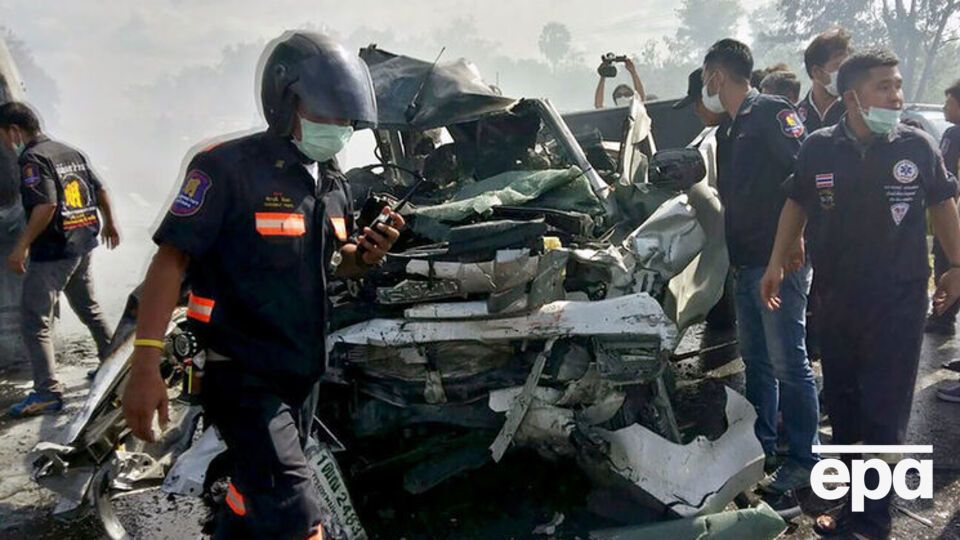 Обе машины сгорели после столкновения