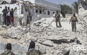 Взрыв разрушил и повредил здания в окрестностях базы миротворцев