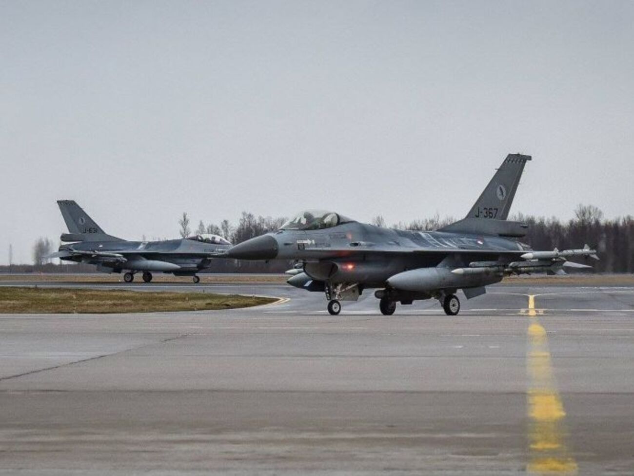 Голландские истребители F-16 Fighting Falcon прибыли в Литву