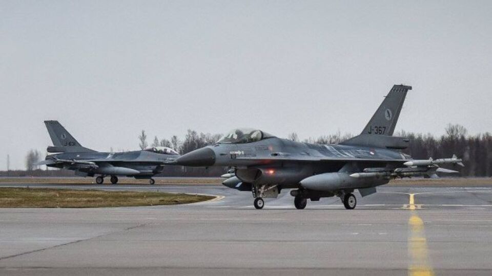 Голландские истребители F-16 Fighting Falcon прибыли в Литву