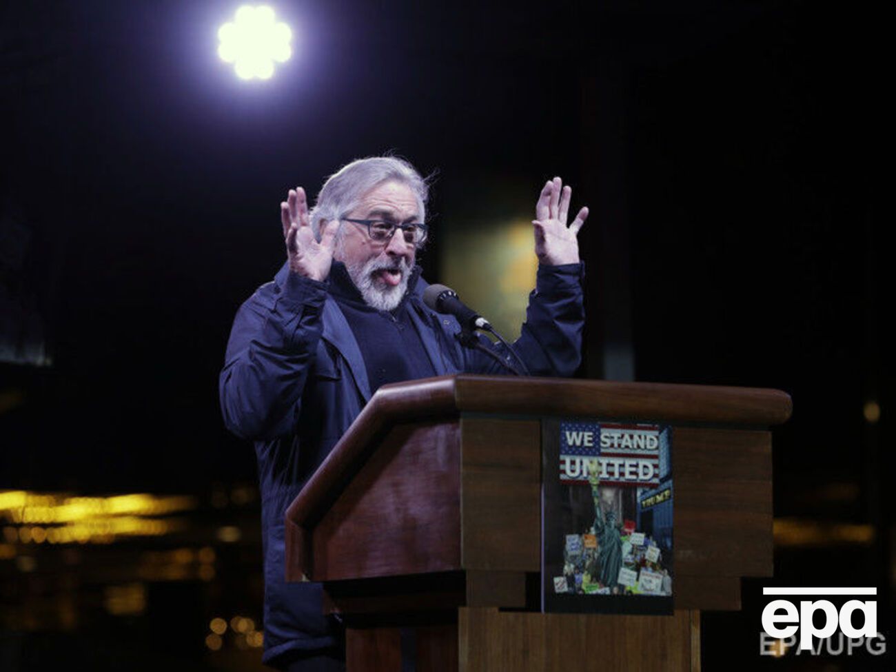 Де Ниро назвал Трампа "дурным примером для этой страны и для этого города"