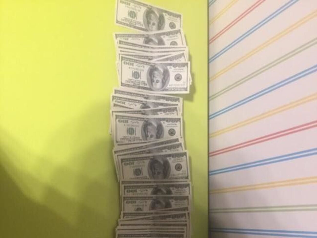 Чиновника задержали на взятке в размере 15 тысяч долларов