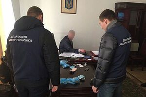 Чиновник был задержан в служебном кабинете