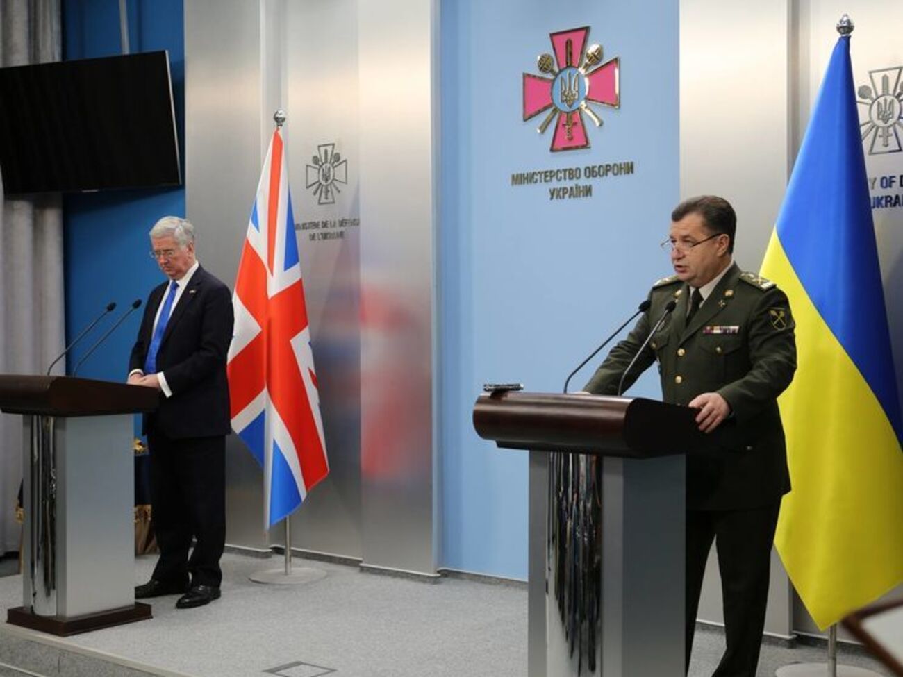 Фэллон и Полторак провели встречу в Киеве