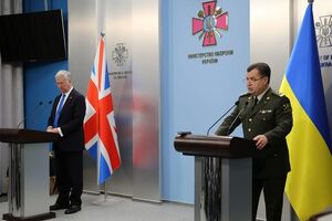 Фэллон и Полторак провели встречу в Киеве