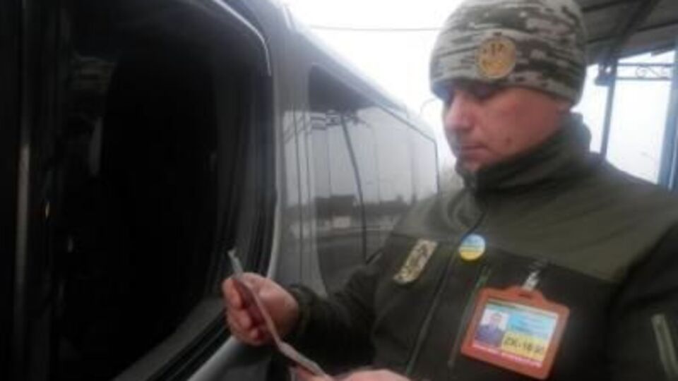 Мужчину задержали во время проверки документов пассажиров рейсового автобуса