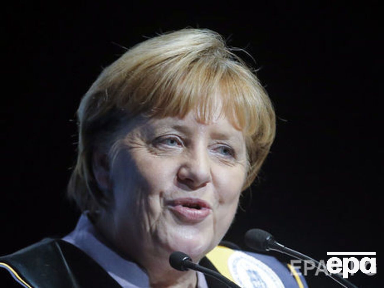 По словам канцлера, она "твердо верит" в то, что совместные действия, основанные на общих правилах и ценностях, в сфере&nbsp;международной экономики и торговли всем пойдут на пользу