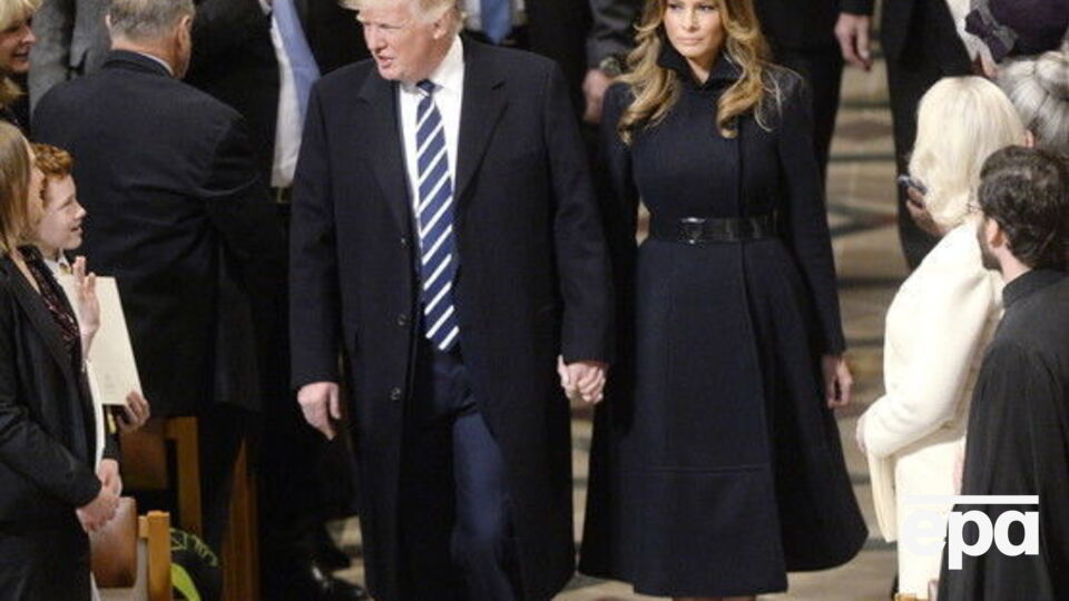 Трамп со своей семьей посетил межконфессиональный молебен