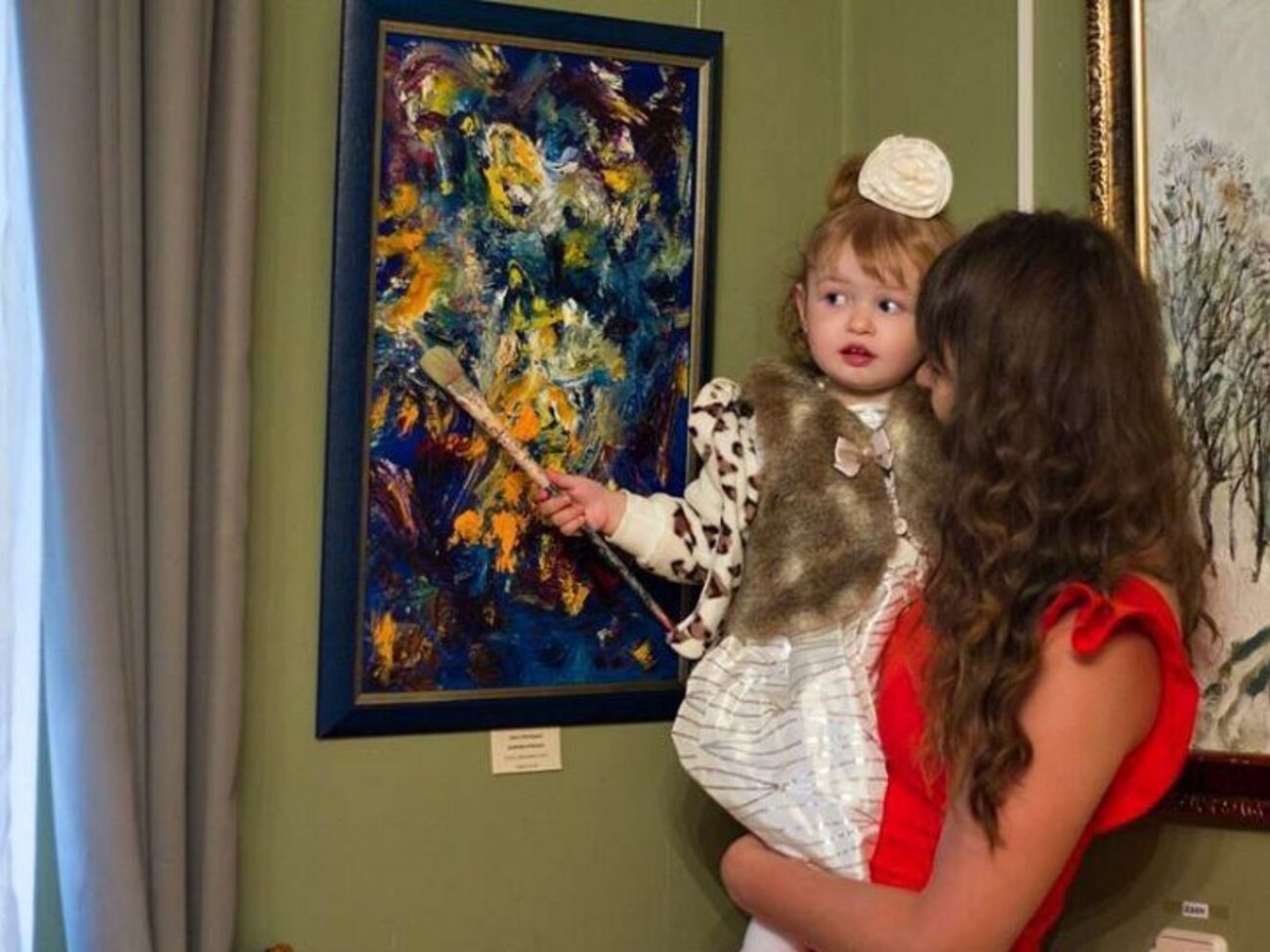 Ника Стрелецкая нарисовала первую свою картину в девять месяцев