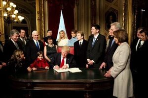 Трамп уже освоил президентский Twitter