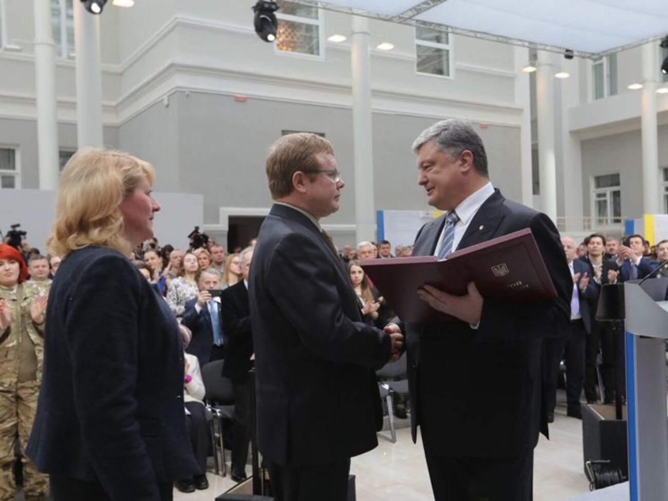 Порошенко: Жемчугов провел 30 специальных операций по уничтожению военных объектов врага и личного состава оккупационных войск