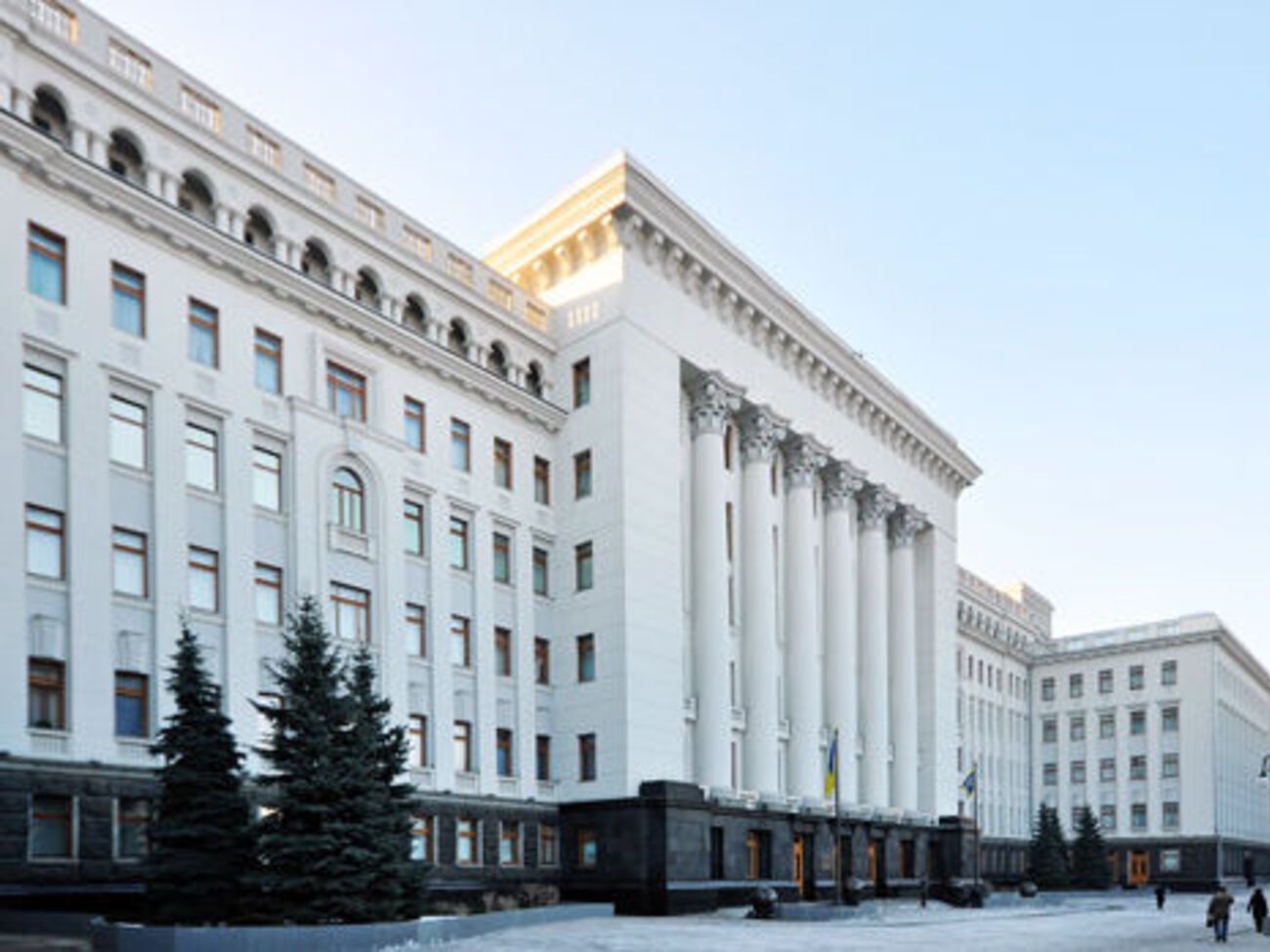 В АП не стали комментировать предновогодние визиты политиков, чиновников и предпринимателей