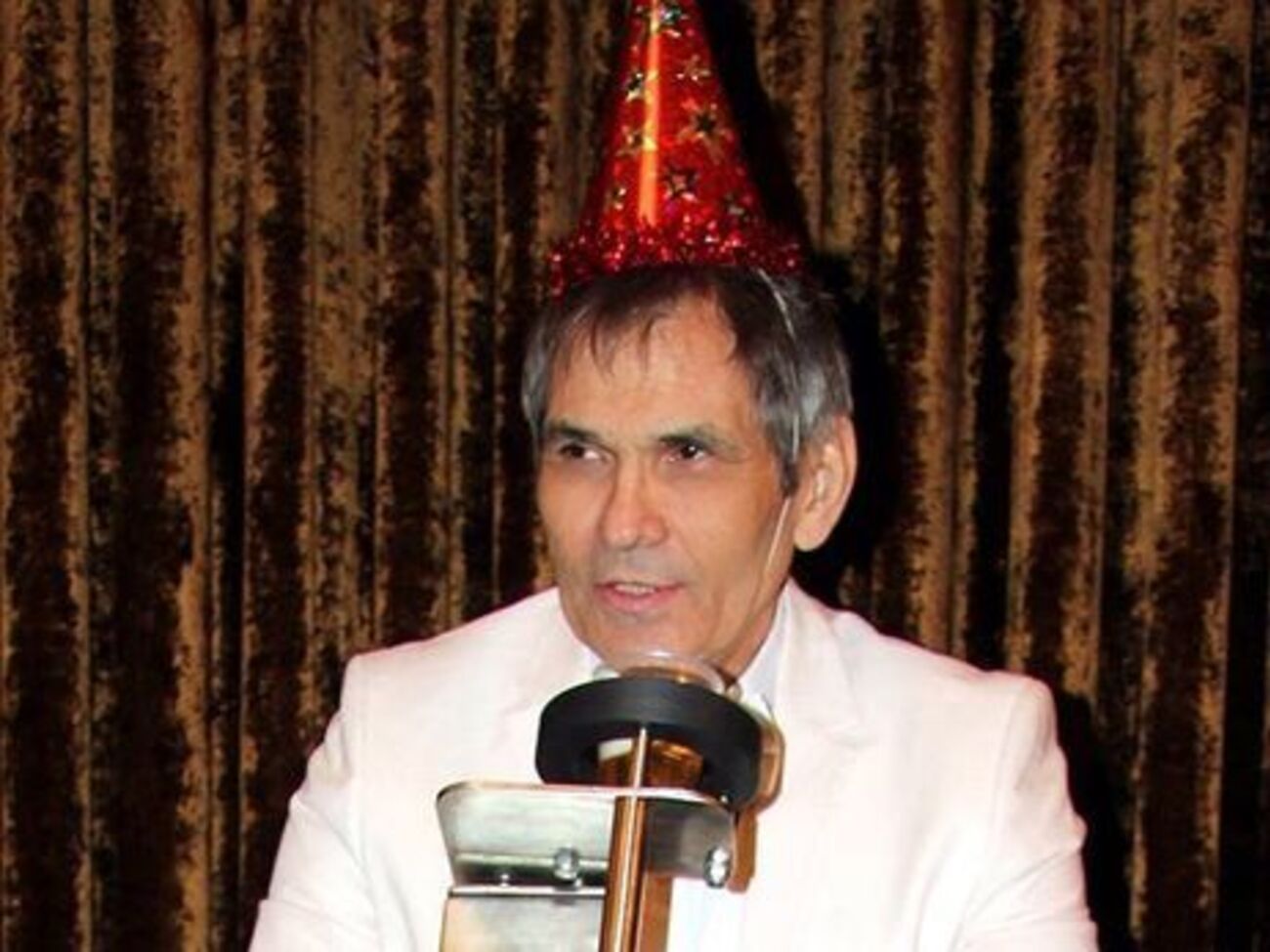 Алибасов не смог простить жене измену