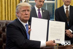 Трамп подписывает первые указы на посту президента США