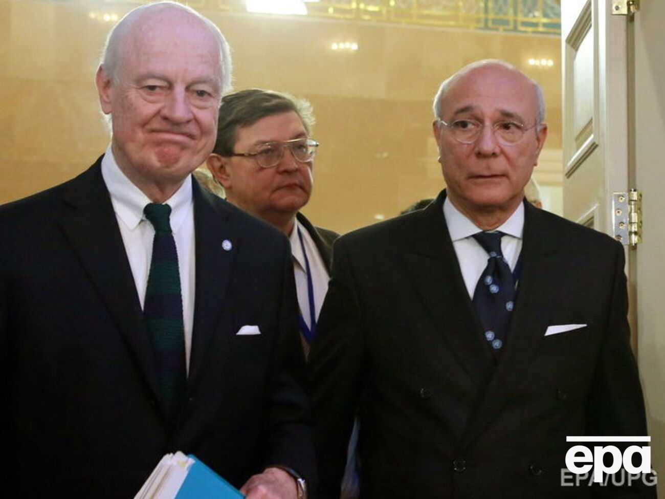 Спецпосланник ООН Стаффан де Мистура (слева)&nbsp;на встрече по Сирии в Астане