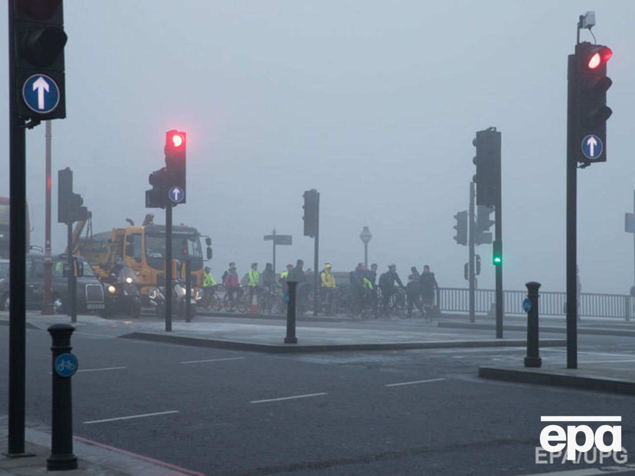 Лондон окутан густым туманом
