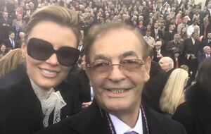 Николаенко с мужем отправилась на официальное мероприятие