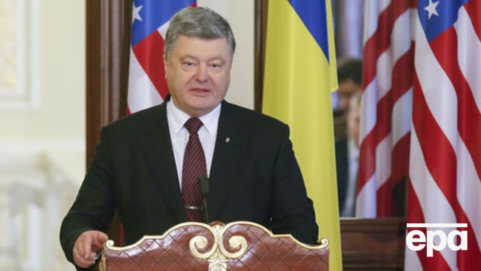 Порошенко: Россия совершает кибератаки не только против Украины