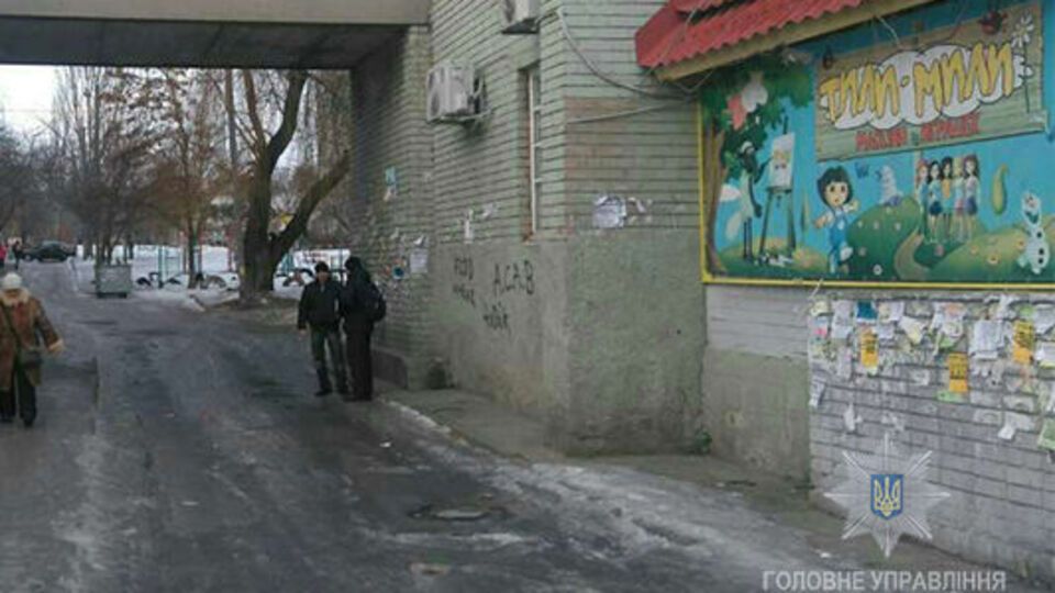 Ребенка ранили в грудную клетку