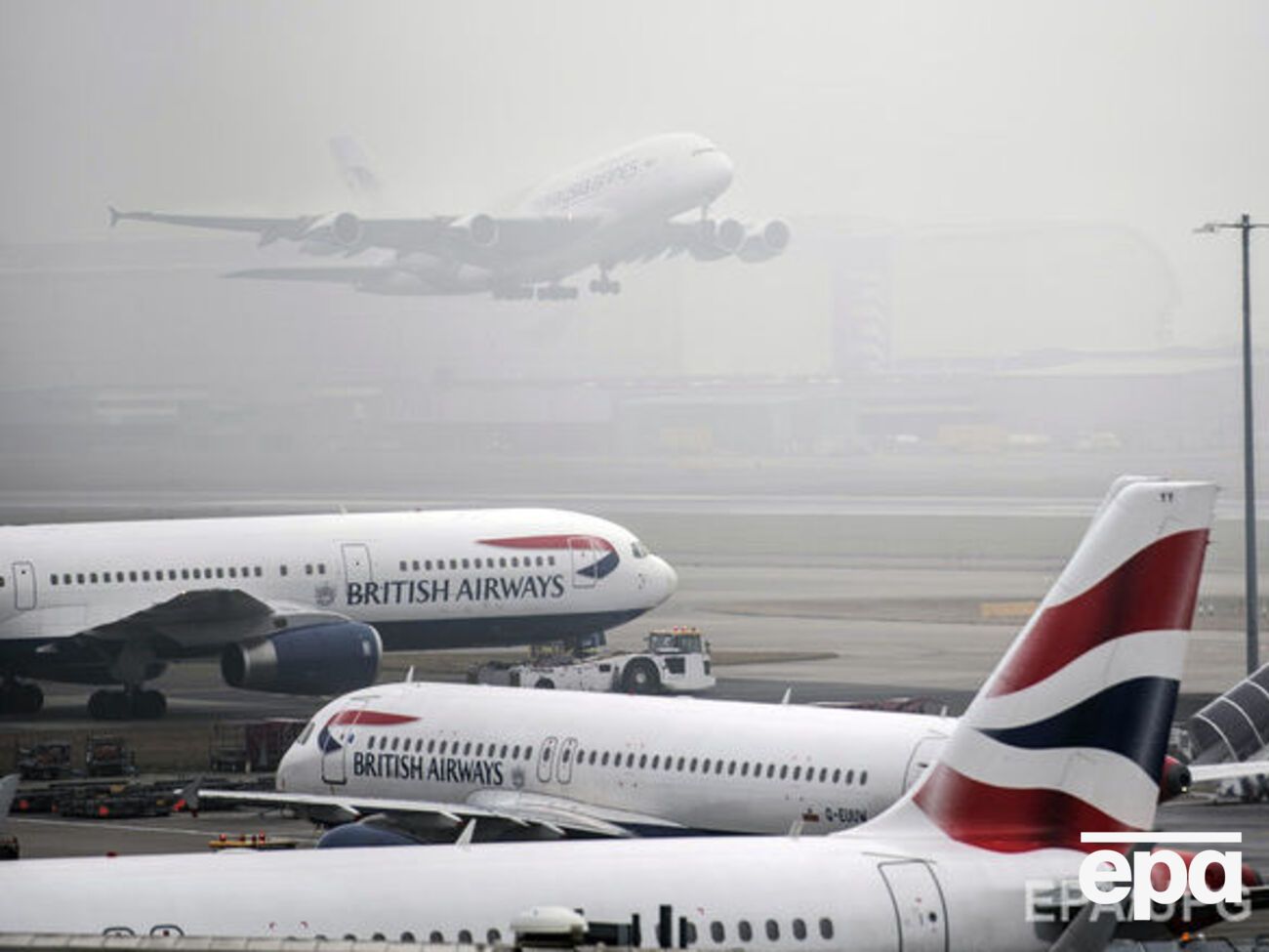 В Хитроу отменяют рейсы из-за тумана