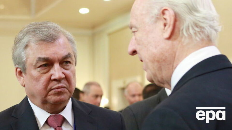 Российский дипломат Александр Лаврентьев и спецпредставитель ООН по Сирии Стаффан де Мистура на переговорах в Астане
