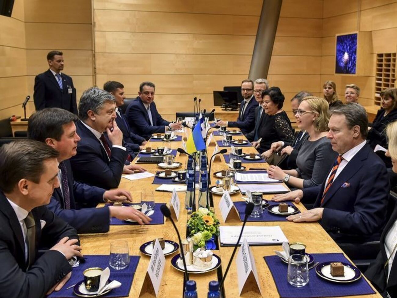 Президент провел встречу с представителями парламента Финляндии