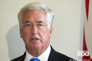 По словам Фэллона, подконтрольное ему ведомство будет следить за каждым шагом российской корабельной группы вблизи Великобритании