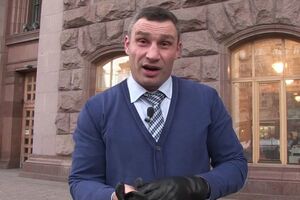 Мэр Киева Владимир Кличко принял участие во флешмобе в поддержку воинов АТО