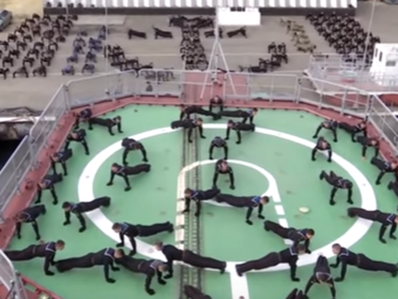 На Западной военно-морской базе Военно-морских сил Украины сегодня&nbsp;состоялись два флешмоба в поддержку ветеранов боевых действий