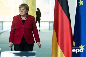 Источник не уточнил, собирается ли Трамп обсудить с Меркель антироссийские санкции