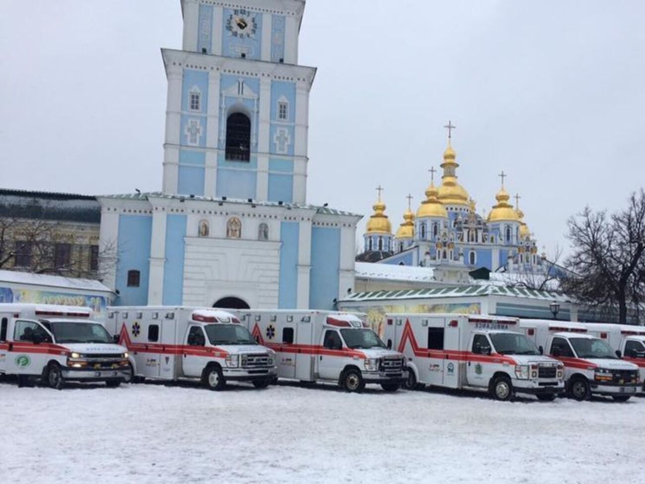 Скорые помощи получат разные больницы от Луганска до Черновцов
