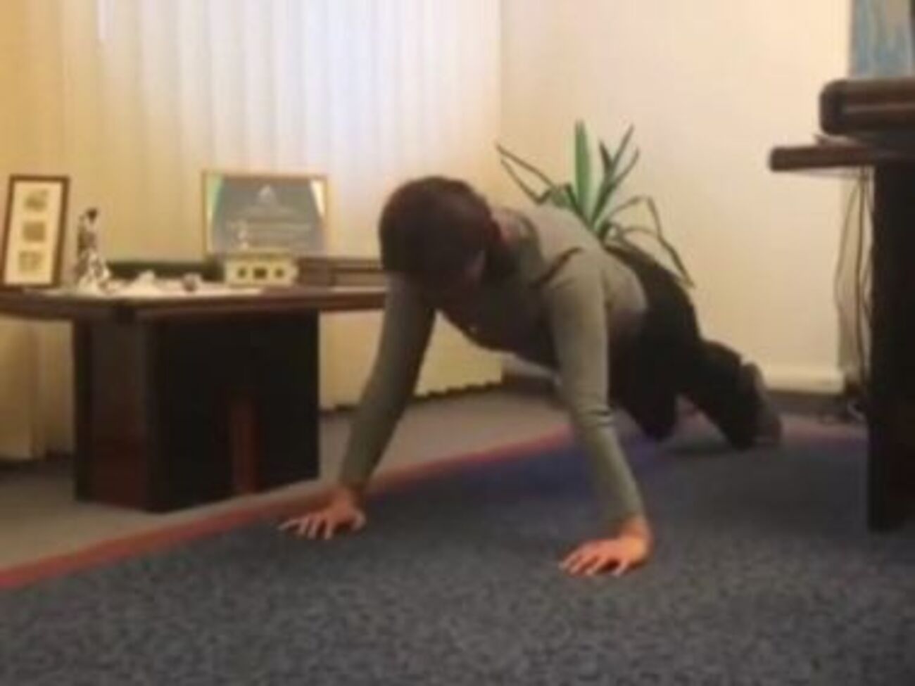 Гопко приняла участие во флешмобе #22PushupChallenge