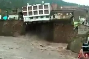 Отель подмыло водой