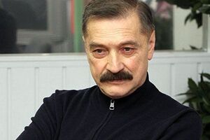 Тиханович вместе с женой Ядвигой Поплавской создал дуэт "Счастливый случай"