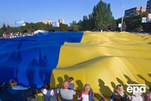 28 января 1992 года Верховная Рада утвердила сине-желтый флаг государственным флагом Украины