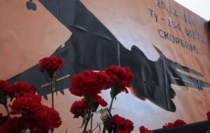 Эксперты уже больше месяца выясняют причину крушения российского Ту-154