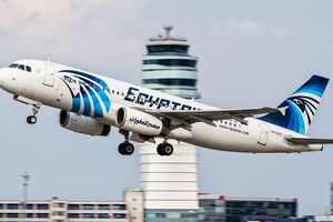 Шесть человек не пустили на самолет EgyptAir в Нью-Йорк из Каира