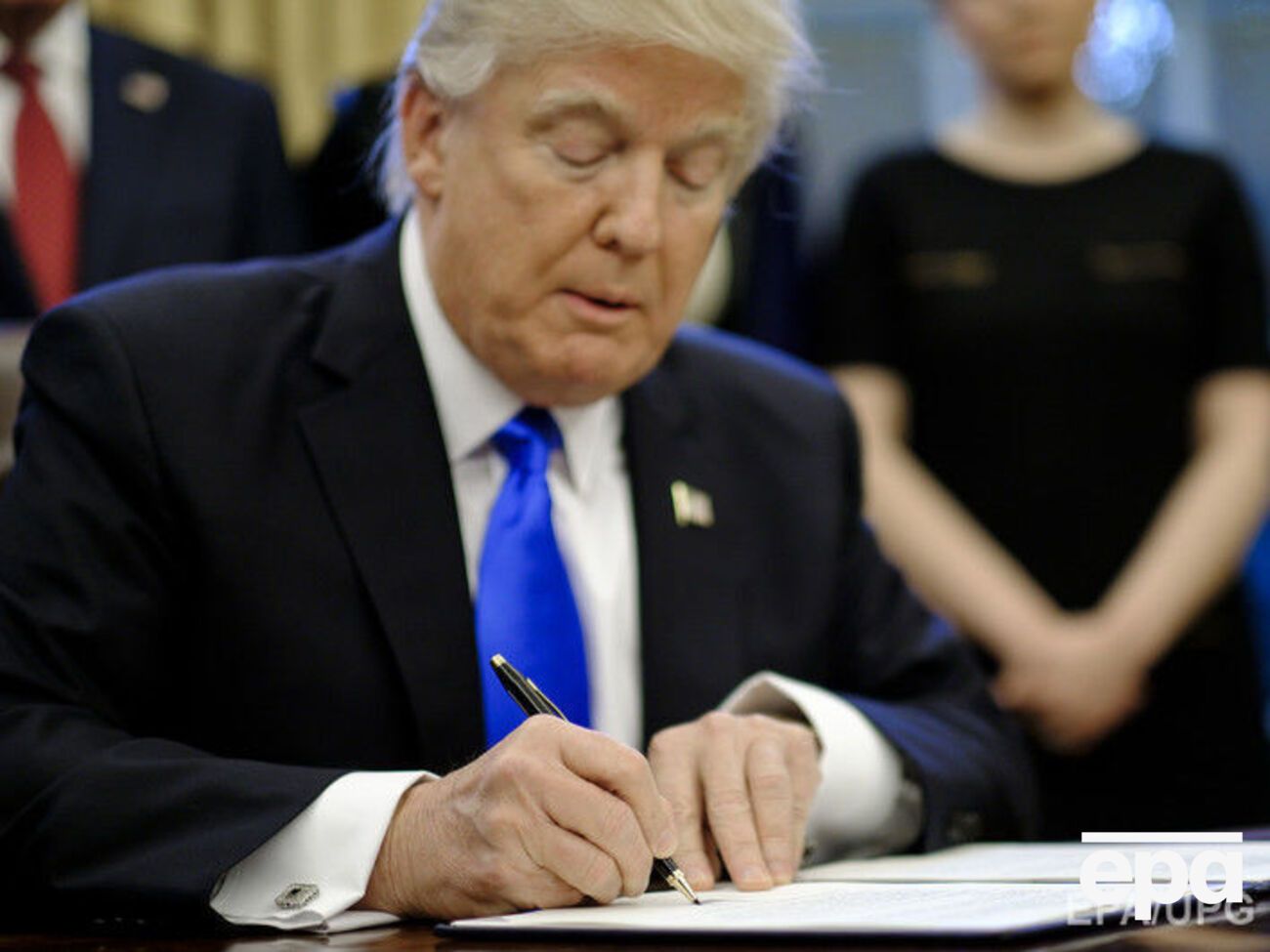 Президент США поручил военным разработку плана по уничтожению ИГИЛ