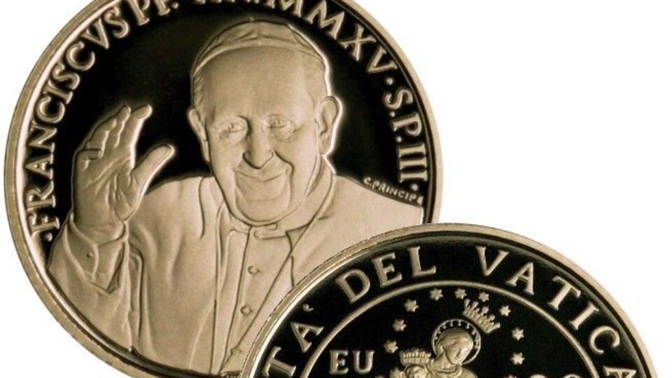 Монеты с изображением папы римского чеканили с 2014 года