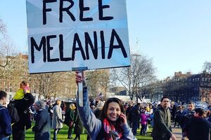 Участницы марша в защиту прав женщин требовали "освободить Меланью"