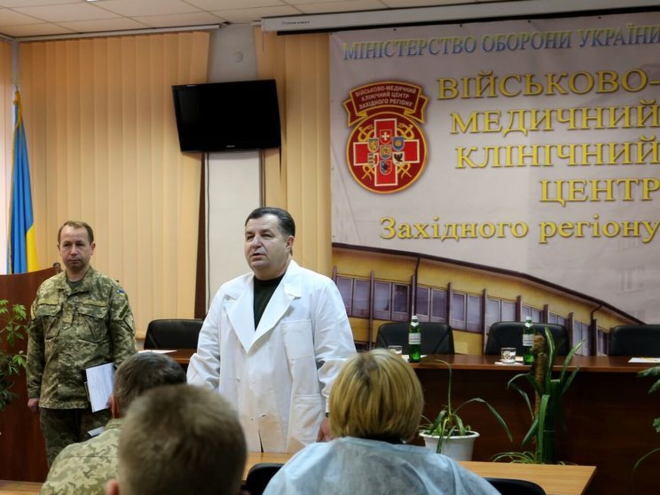 Во Львове Полторак рассказал о ситуации на Донбассе