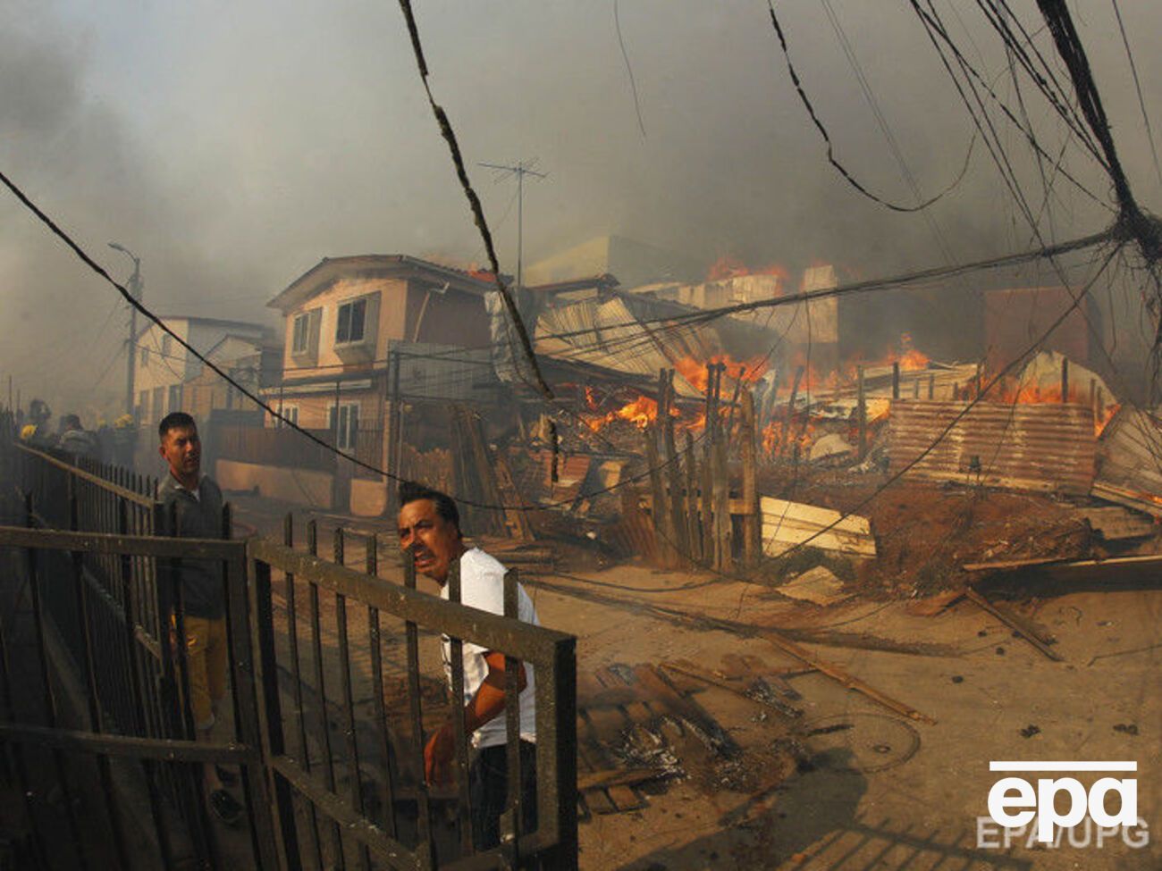 Чилийские власти объявили "красный" уровень опасности из-за пожара