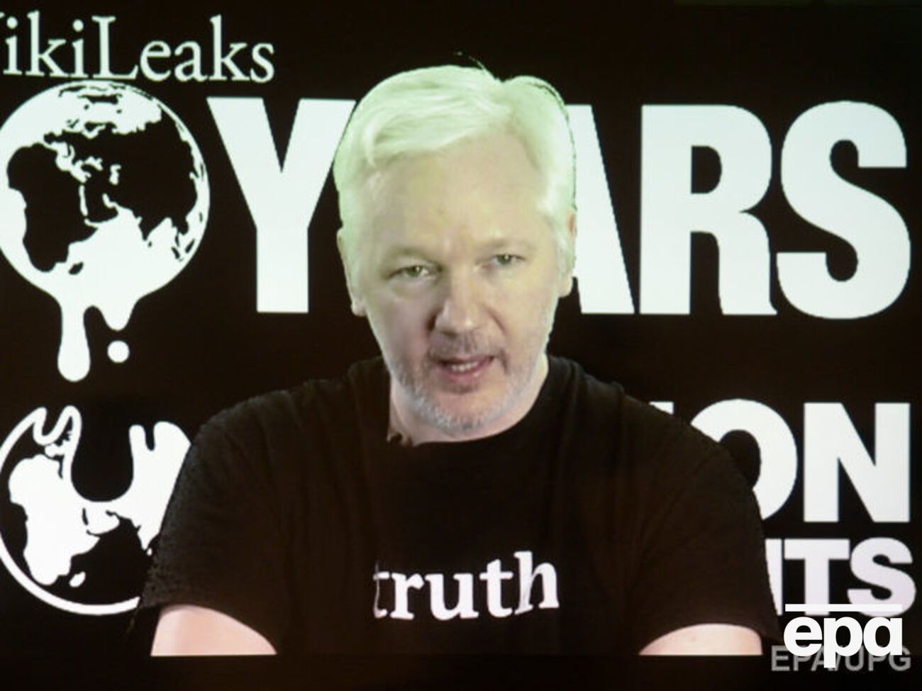 Ассанж считает, что Белый дом пытается показать победу Трампа нелегитимной