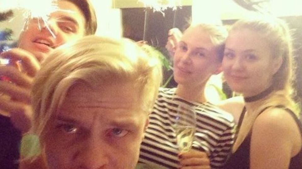 Горюк (на фото слева) планирует свадебное торжество в теплое время года