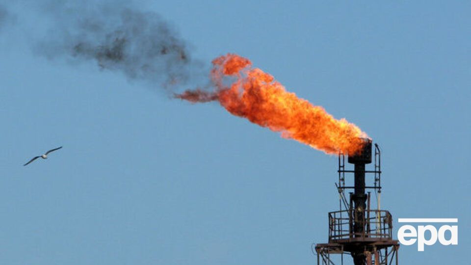 Стоимость нефти немного снизилась в понедельник