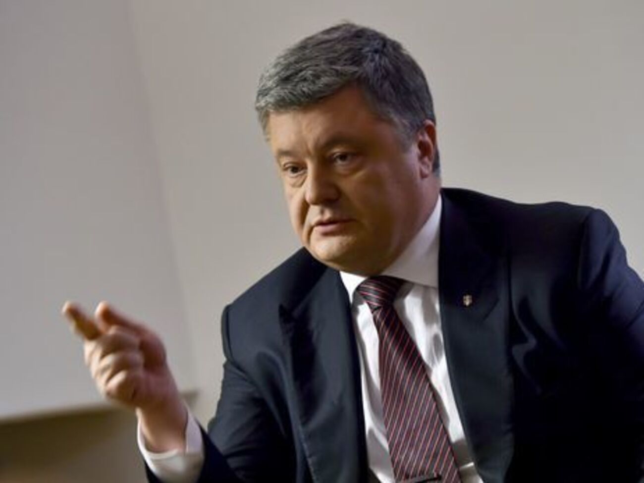 Порошенко: Украинская сторона проинформировала об инциденте ОБСЕ