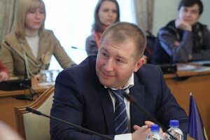 Сердюк: Отправка подозрения в интернет, его публикация в Facebook, объявление его выключенному телевизору в зале судебных заседаний не несут юридических последствий